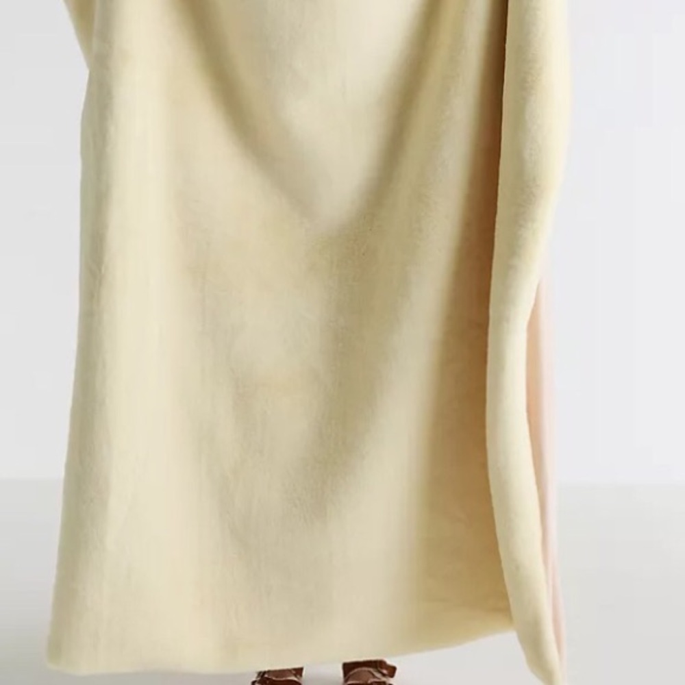 Anthropologie Faux Fur Luxe Blanket Throw NWT - Picture 4 of 8